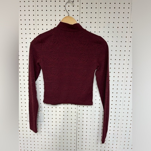 Aritzia Babaton Shapelace Mockneck - Picture 3 of 3